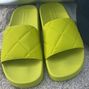 Bottega slides
